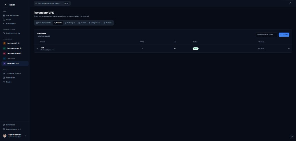Capture du panel Noxel — onglet Clients du module Revendeur VPS avec tableau des clients, VPS, jeux et statut.